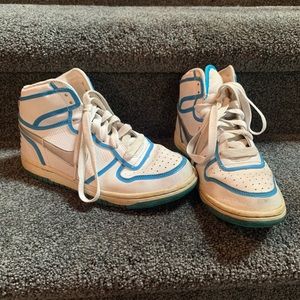 High Top Nike’s